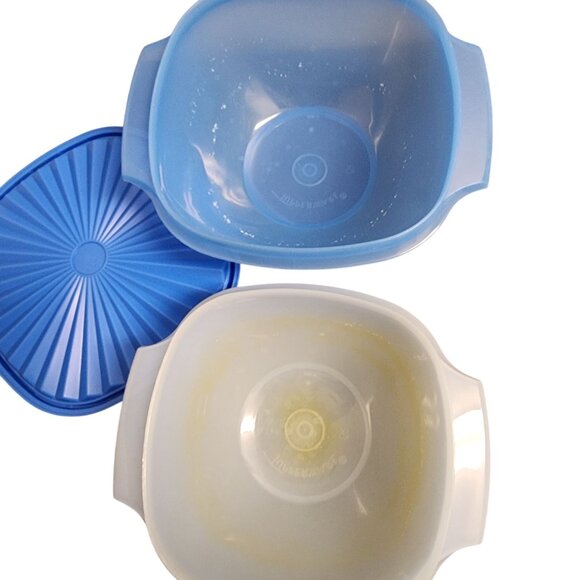 Set Of 2 Tupperware Square Round Bowls With Seals In Blue - Picture 3 of 3